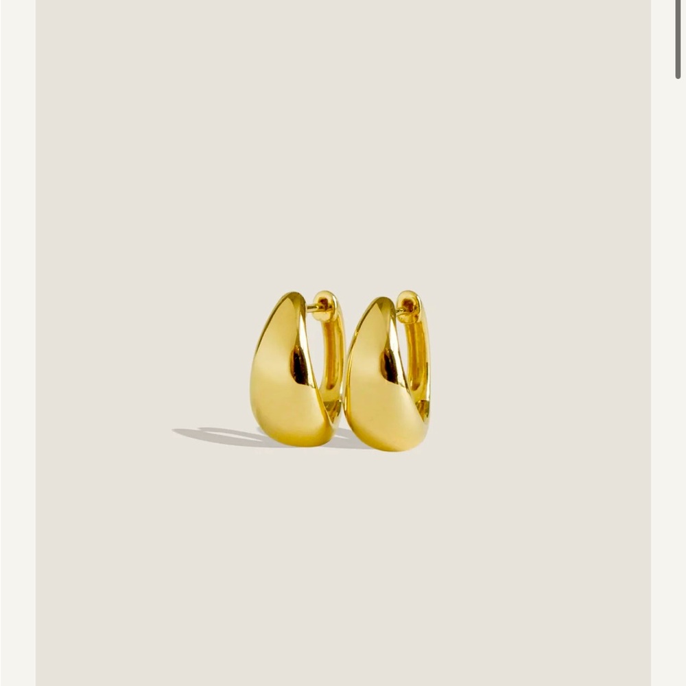 Kinn 14k Solid Gold Teardrop Hoop Earrings